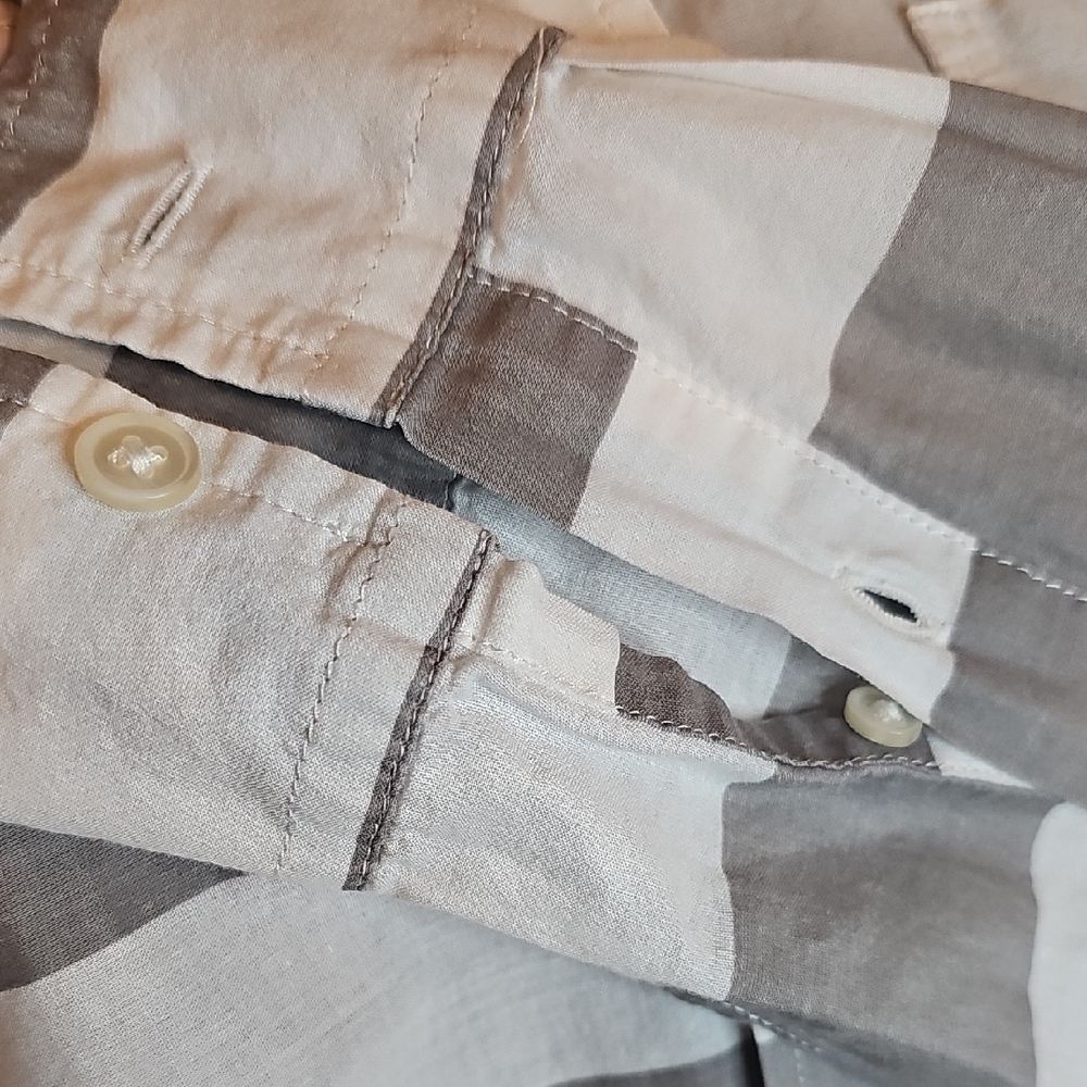 Banana Republic Soft Wash Gray and White Striped Shirt - Picture 4 of 7